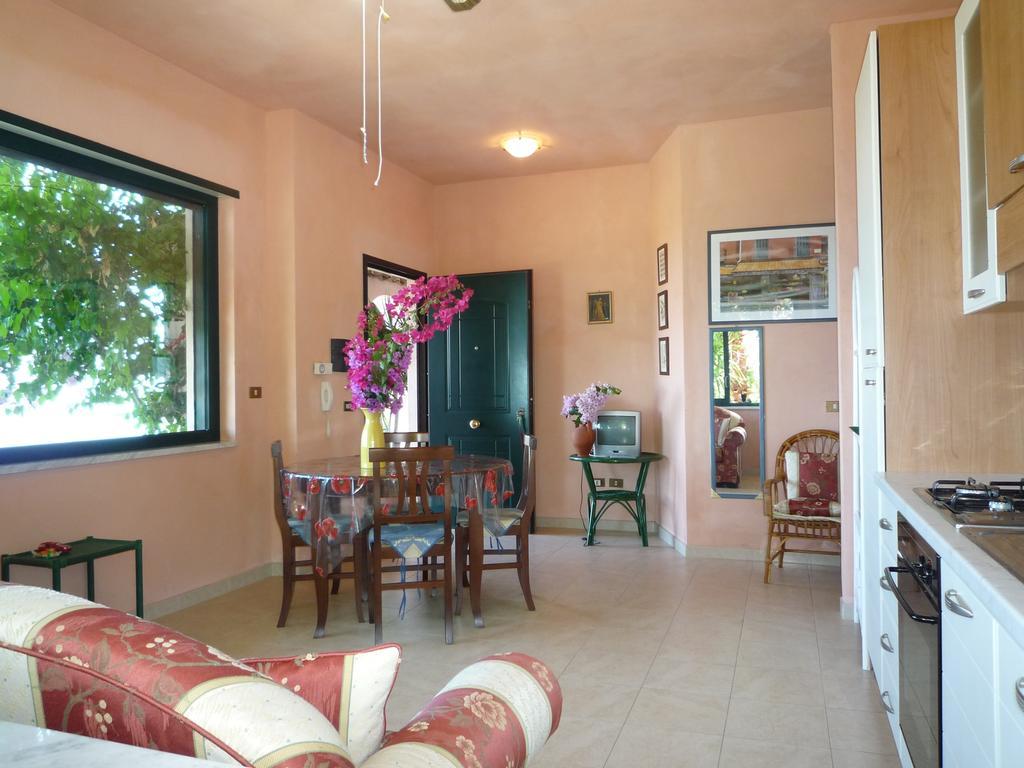 Villa Panthea Capo Vaticano Camera foto